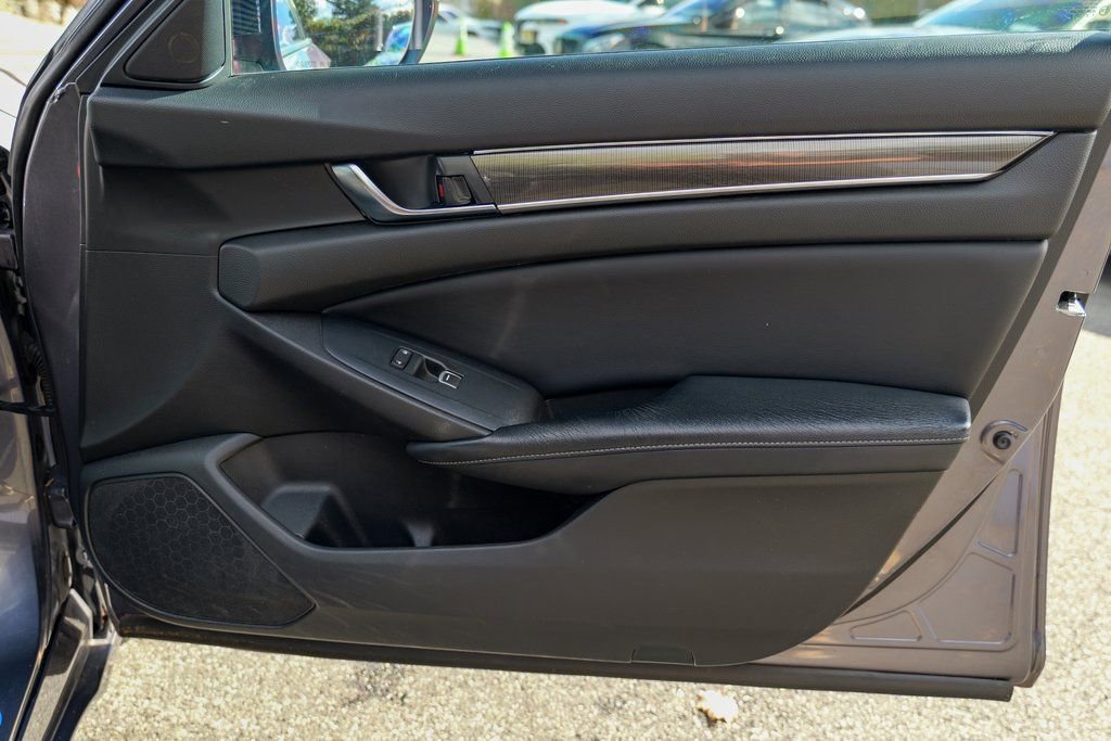 Used 2018 Honda Accord Sport image 31