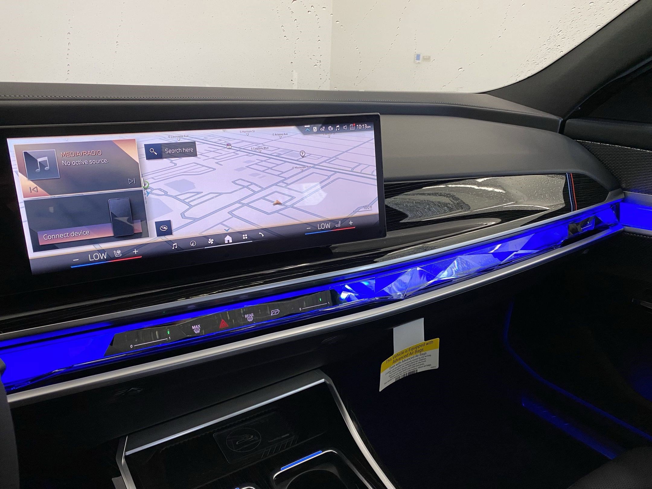 Used 2025 BMW 740i xDrive image 25