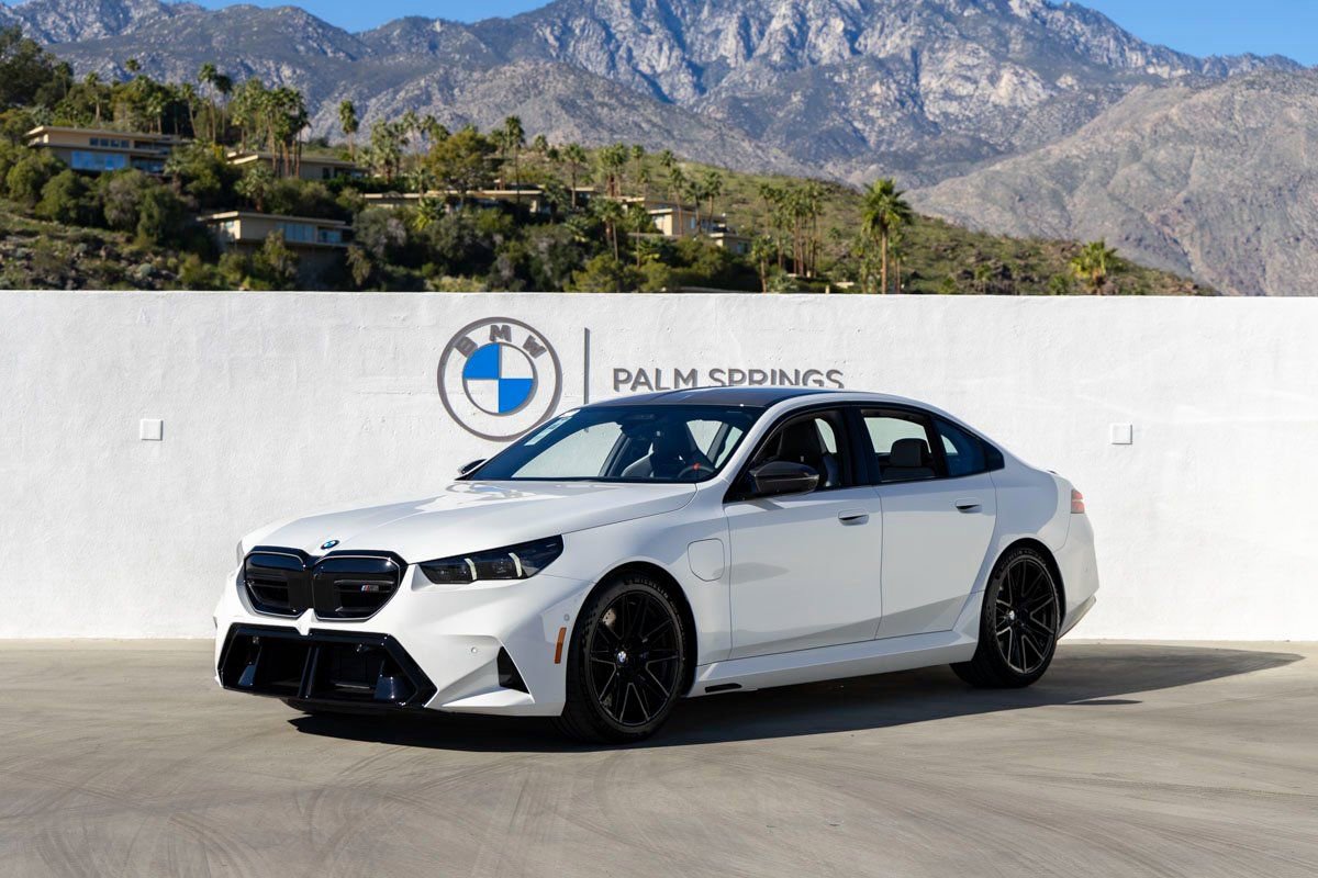 New 2026 BMW M5 w/ Carbon Package image 1
