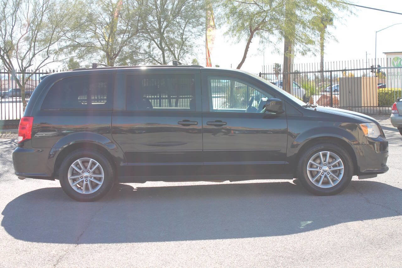 Used 2016 Dodge Grand Caravan SXT FWD image 9