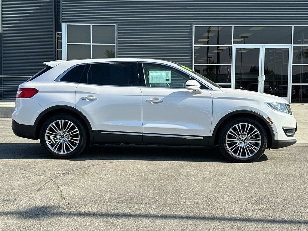 Used 2017 Lincoln MKX Reserve FWD image 2