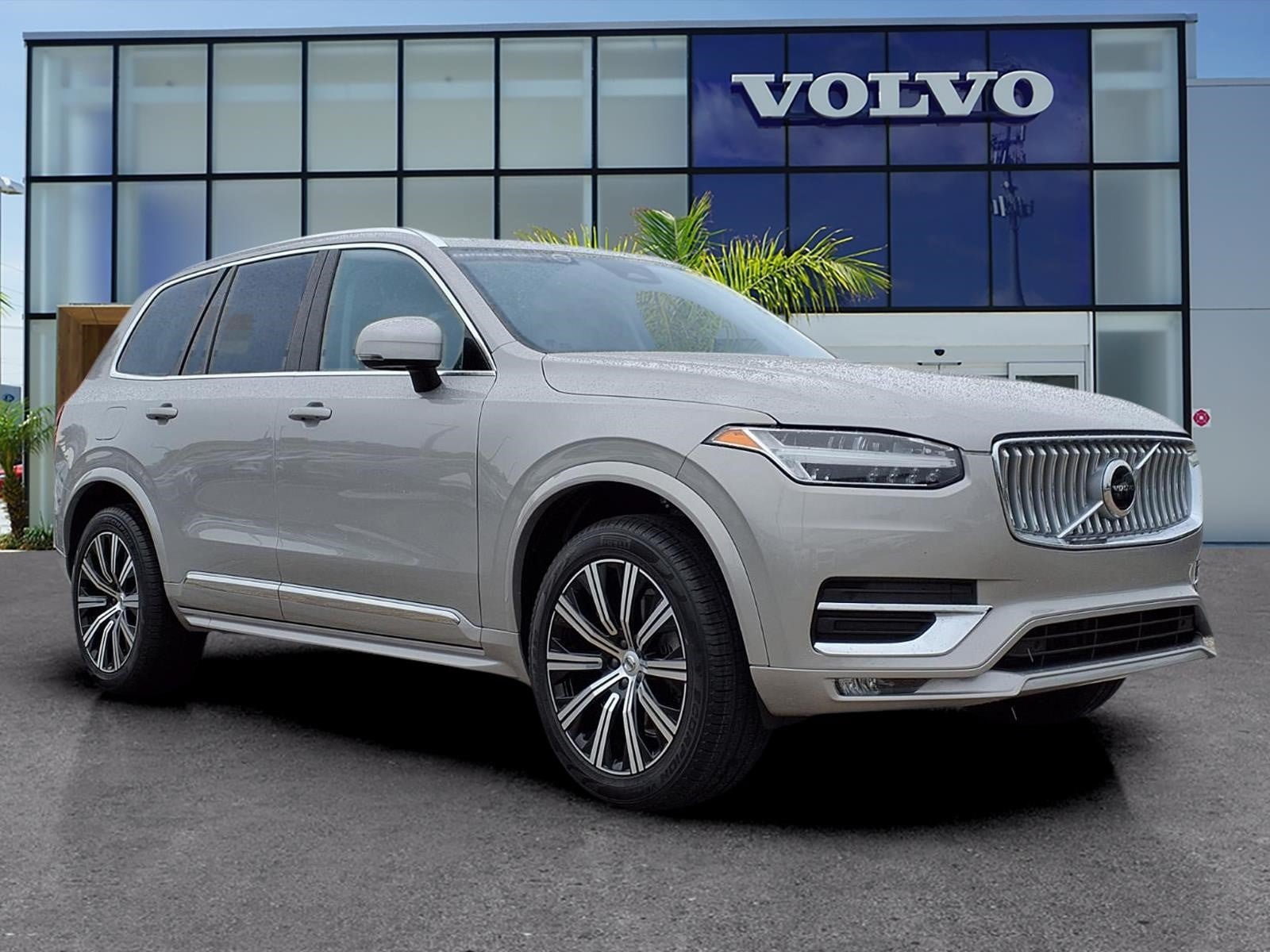 Used 2025 Volvo XC90 B5 Core w/ Protection Package Premier AWD/4WD image 1