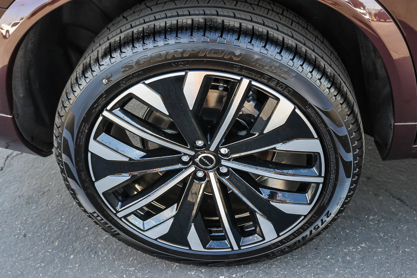 New 2026 Volvo XC90 B5 Plus w/ Protection Package Premier AWD/4WD image 10
