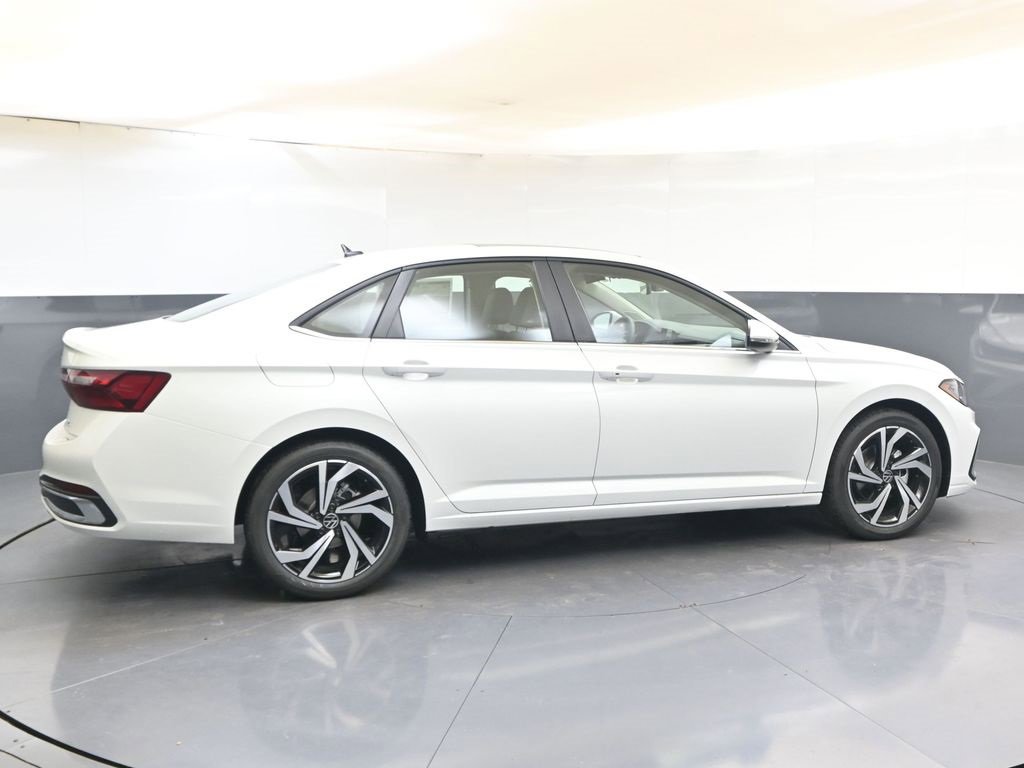 New 2026 Volkswagen Jetta SEL image 6