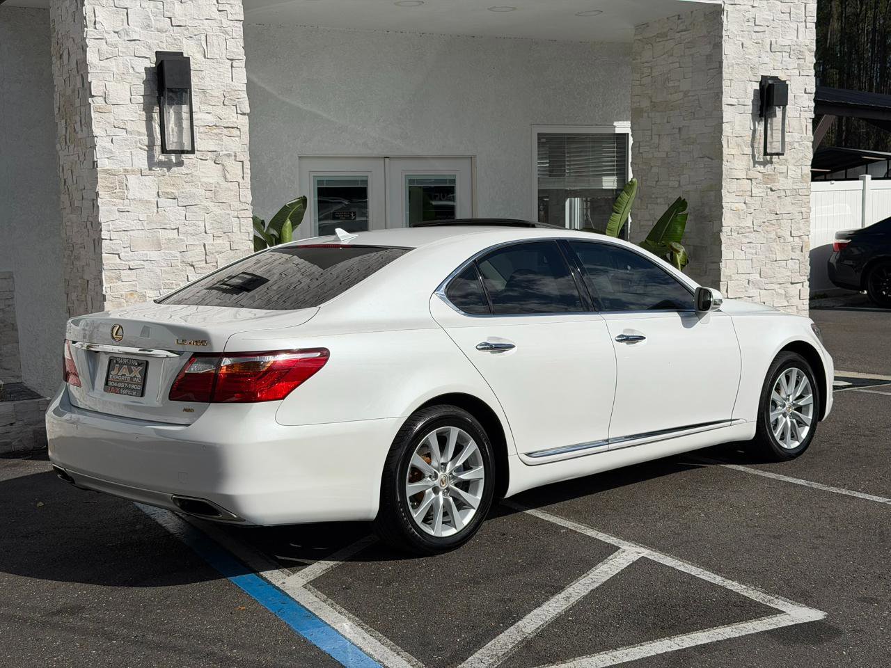 Used 2011 Lexus LS 460 AWD w/ Comfort Pkg image 17