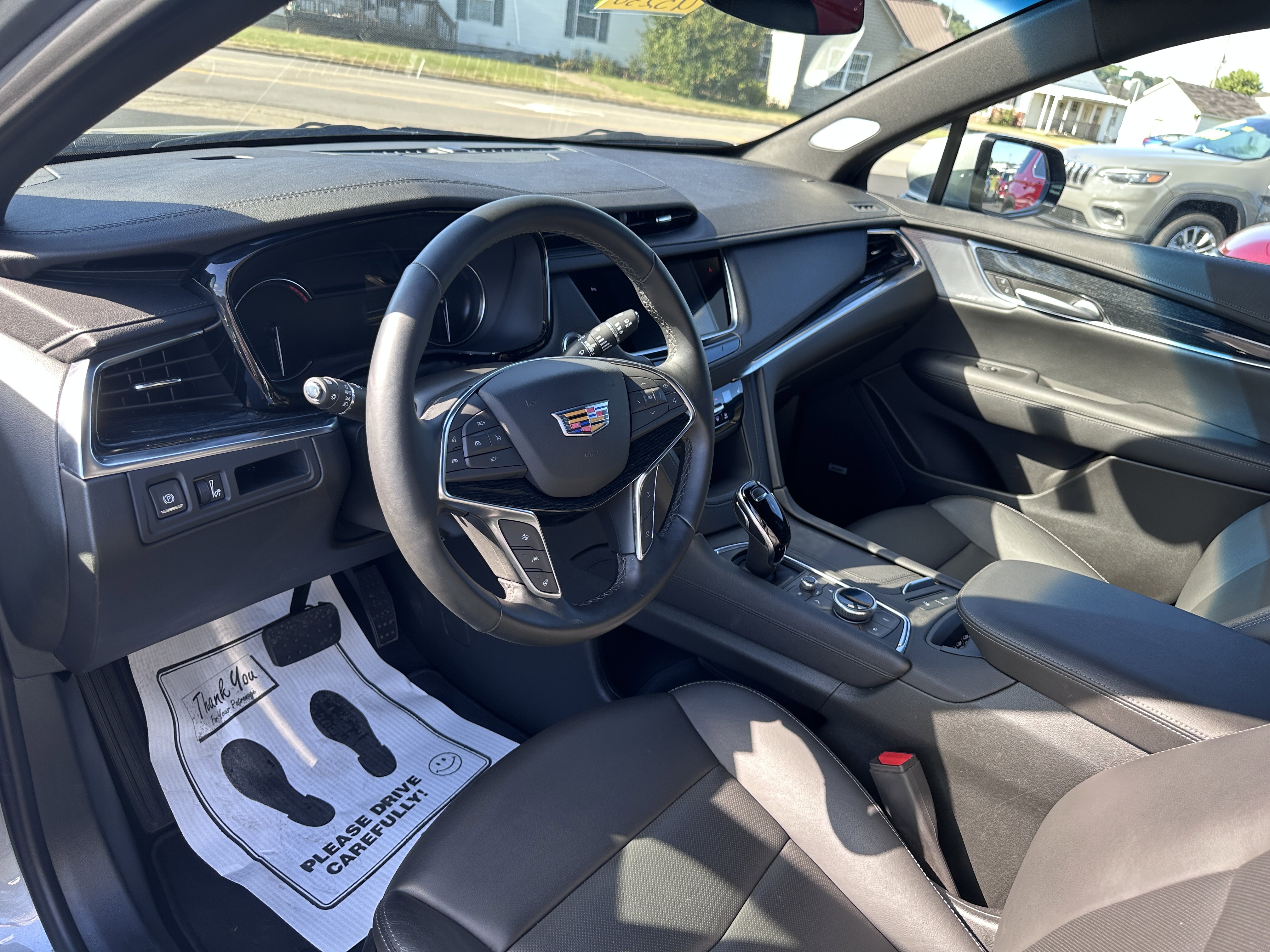 Used 2025 Cadillac XT5 Premium Luxury image 16