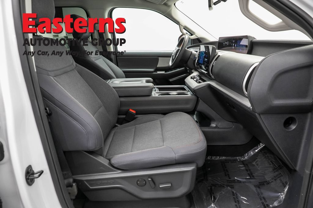 Used 2025 Ford Expedition Active AWD/4WD image 26