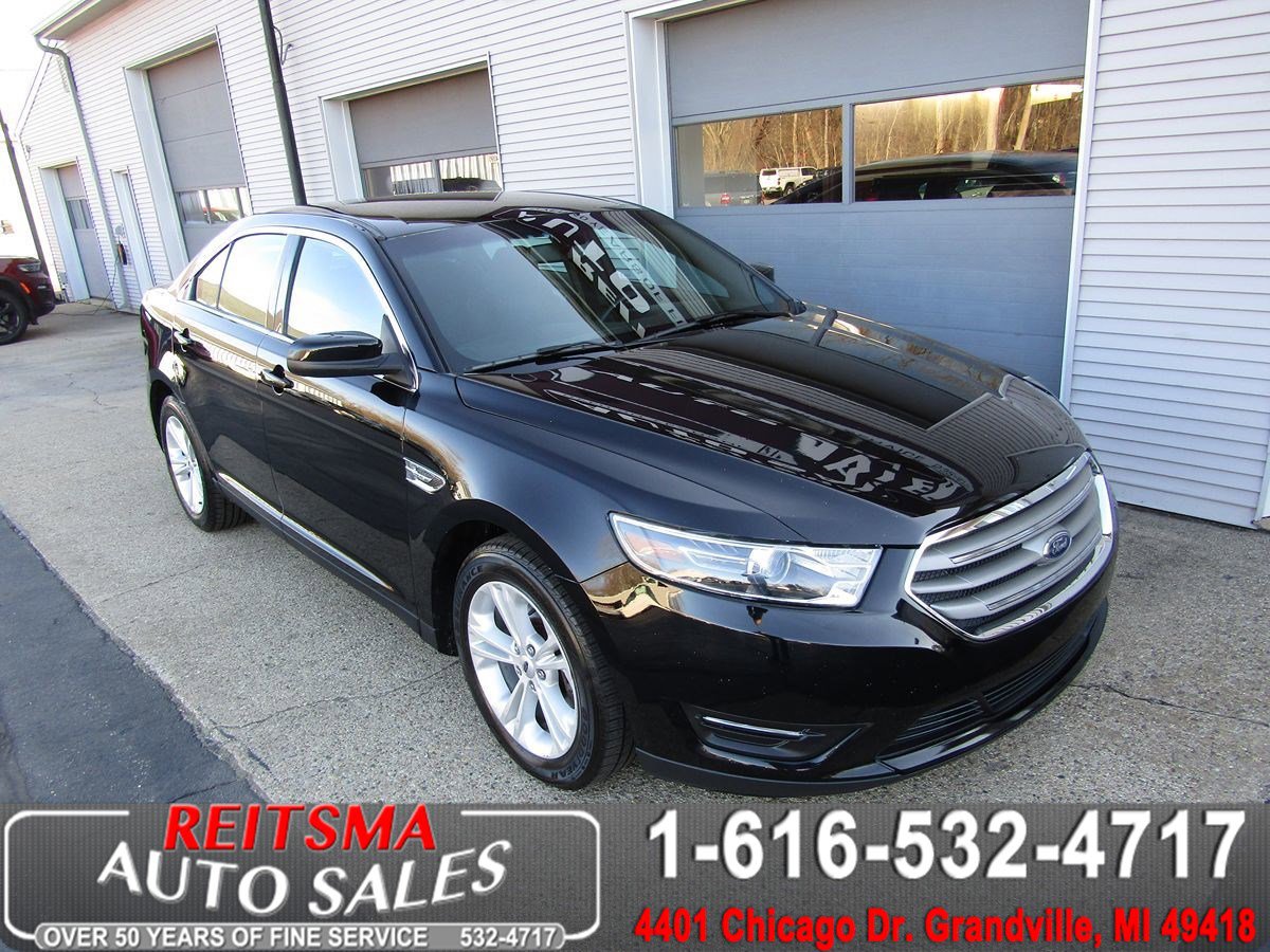 Used 2017 Ford Taurus SEL FWD image 1