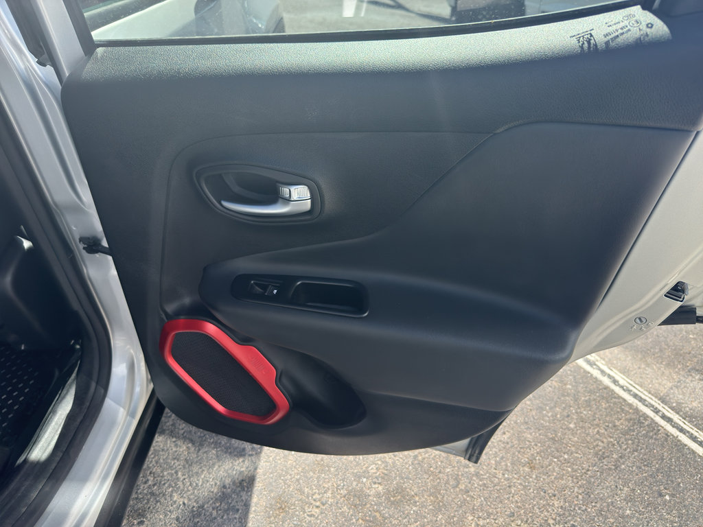 Used 2018 Jeep Renegade Trailhawk w/ Cold Weather Group II image 11