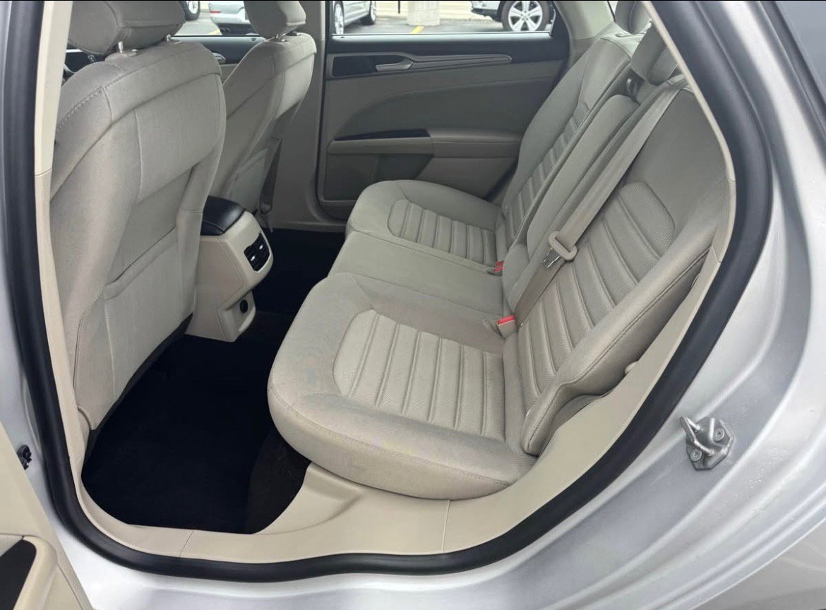 Used 2019 Ford Fusion SE image 7