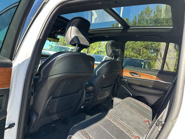 Used 2022 Jeep Grand Cherokee Summit AWD/4WD image 15