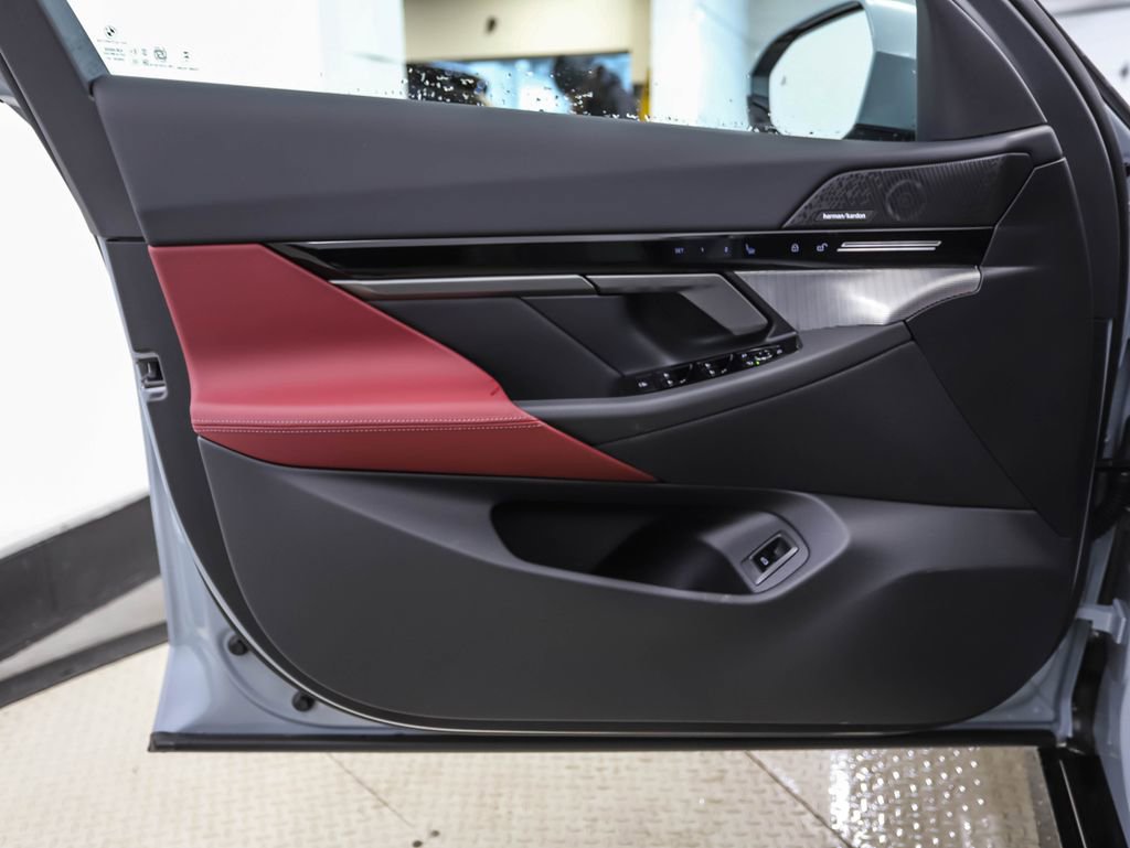 New 2026 BMW 530i xDrive w/ M Sport Package image 9