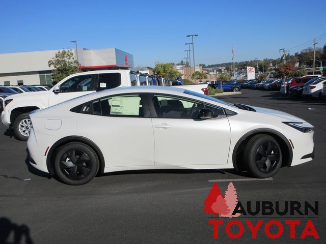 New 2026 Toyota Prius Plug-In Hybrid image 2