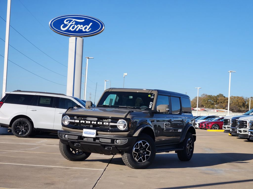 New 2025 Ford Bronco Outer Banks image 2