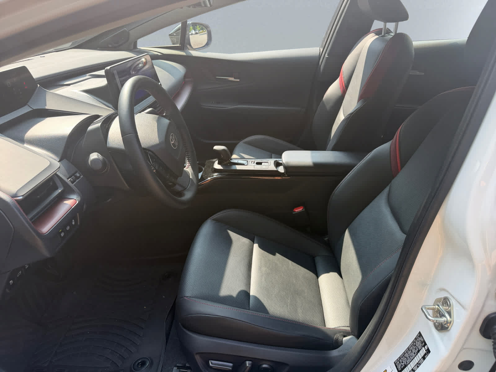 Used 2024 Toyota Prius Prime Premium w/ Advanced Technology Package FWD image 6
