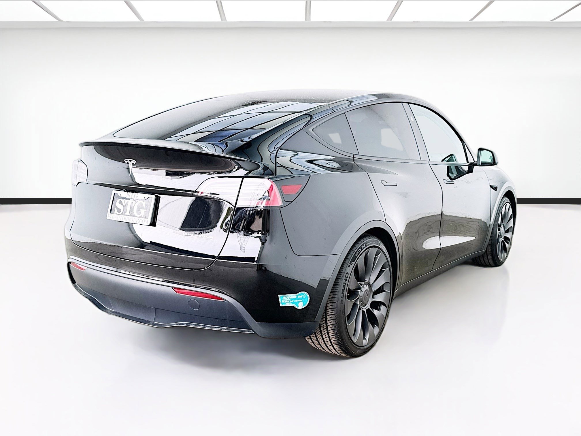 Used 2025 Tesla Model Y Performance AWD/4WD image 4