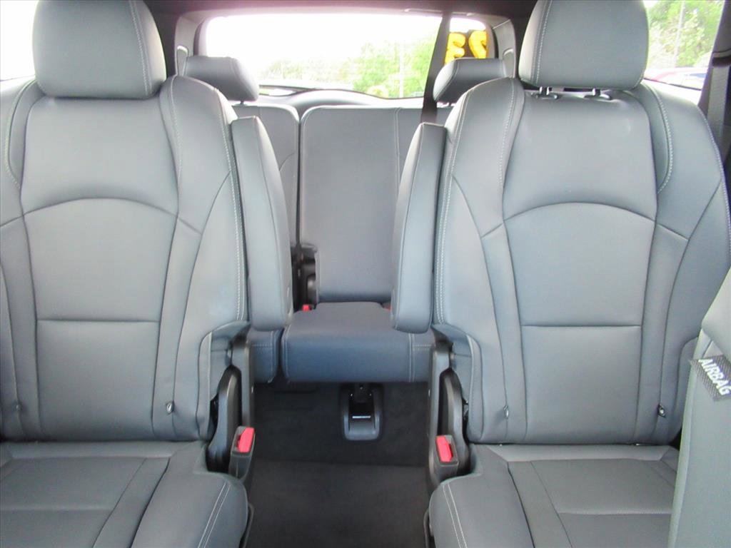 Used 2023 Buick Enclave Essence w/ Experience Buick Package FWD image 16