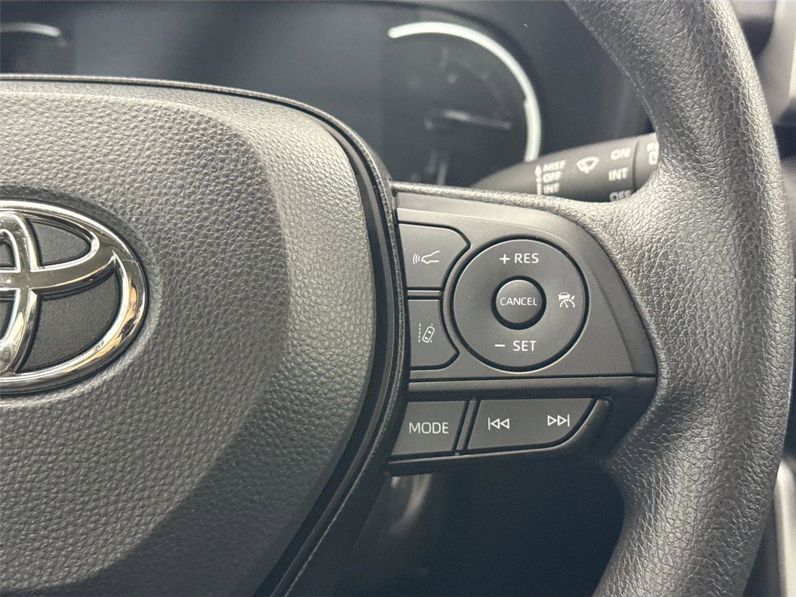 Certified 2025 Toyota RAV4 LE FWD image 18