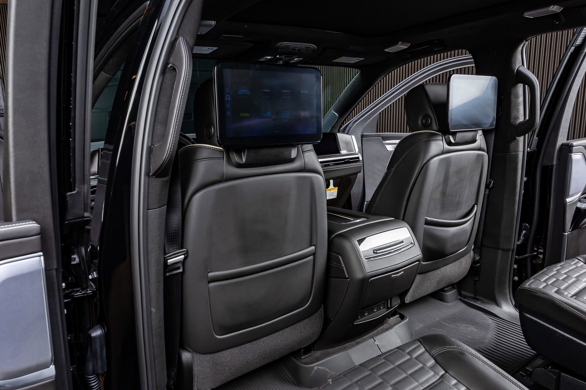 Used 2026 Cadillac Escalade ESV V image 34