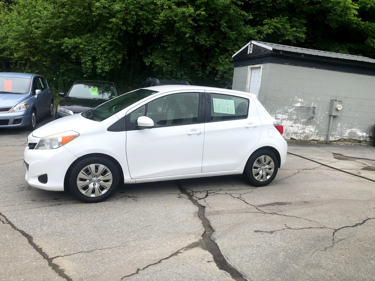 Used 2013 Toyota Yaris LE image 7
