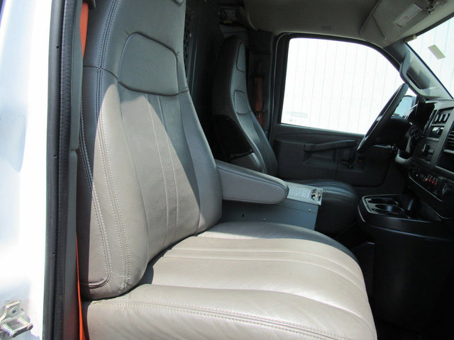 Used 2016 Chevrolet Express 2500 RWD image 12
