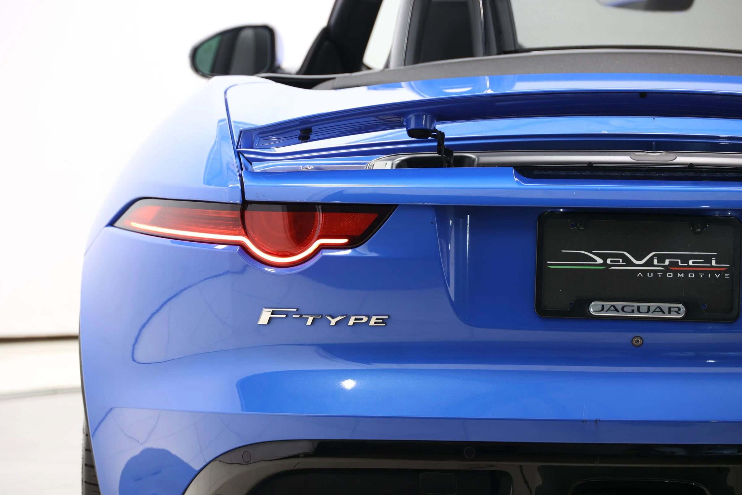 Used 2020 Jaguar F-TYPE Convertible image 41