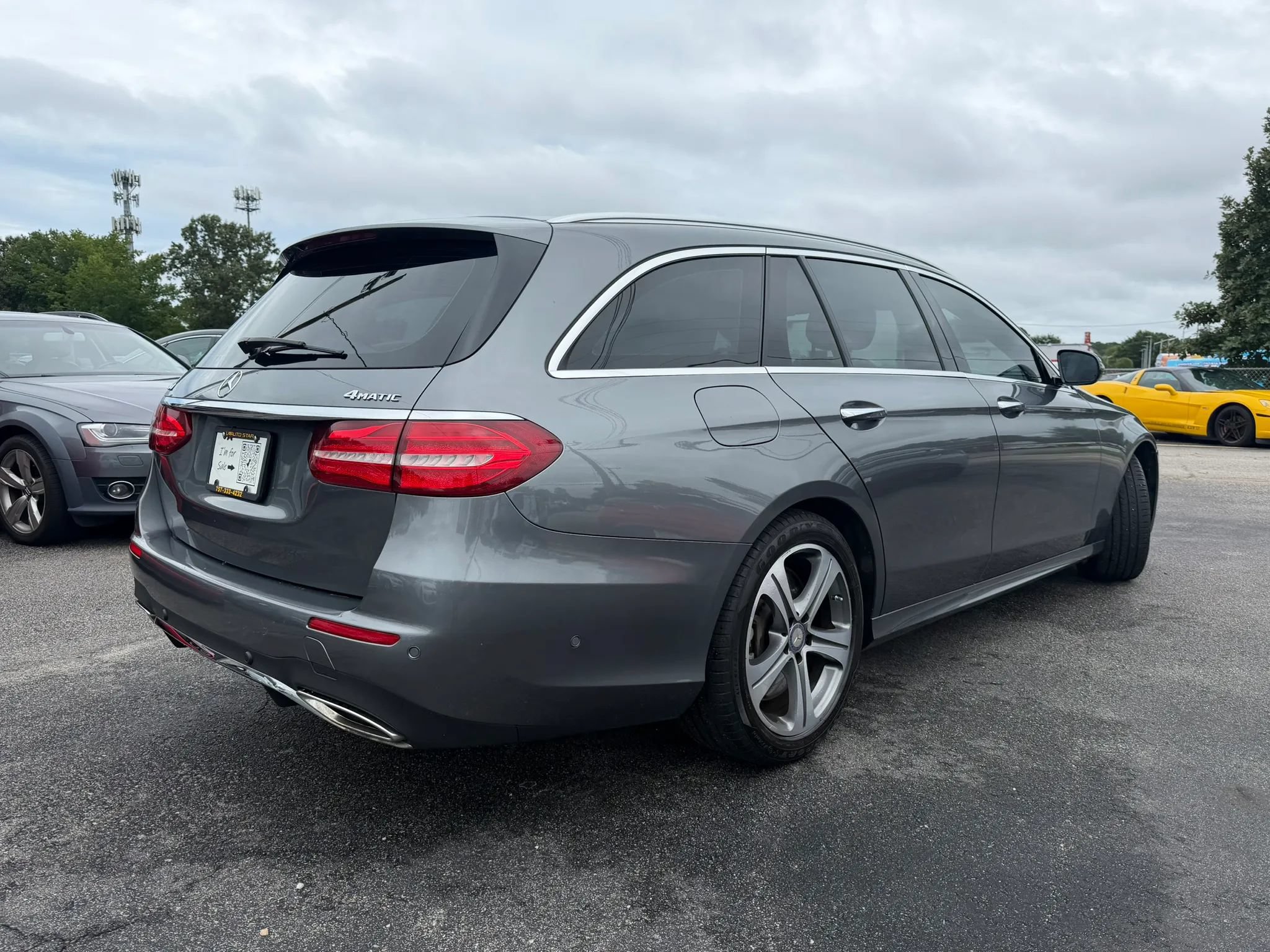 Used 2017 Mercedes-Benz E 400 4MATIC Wagon image 3