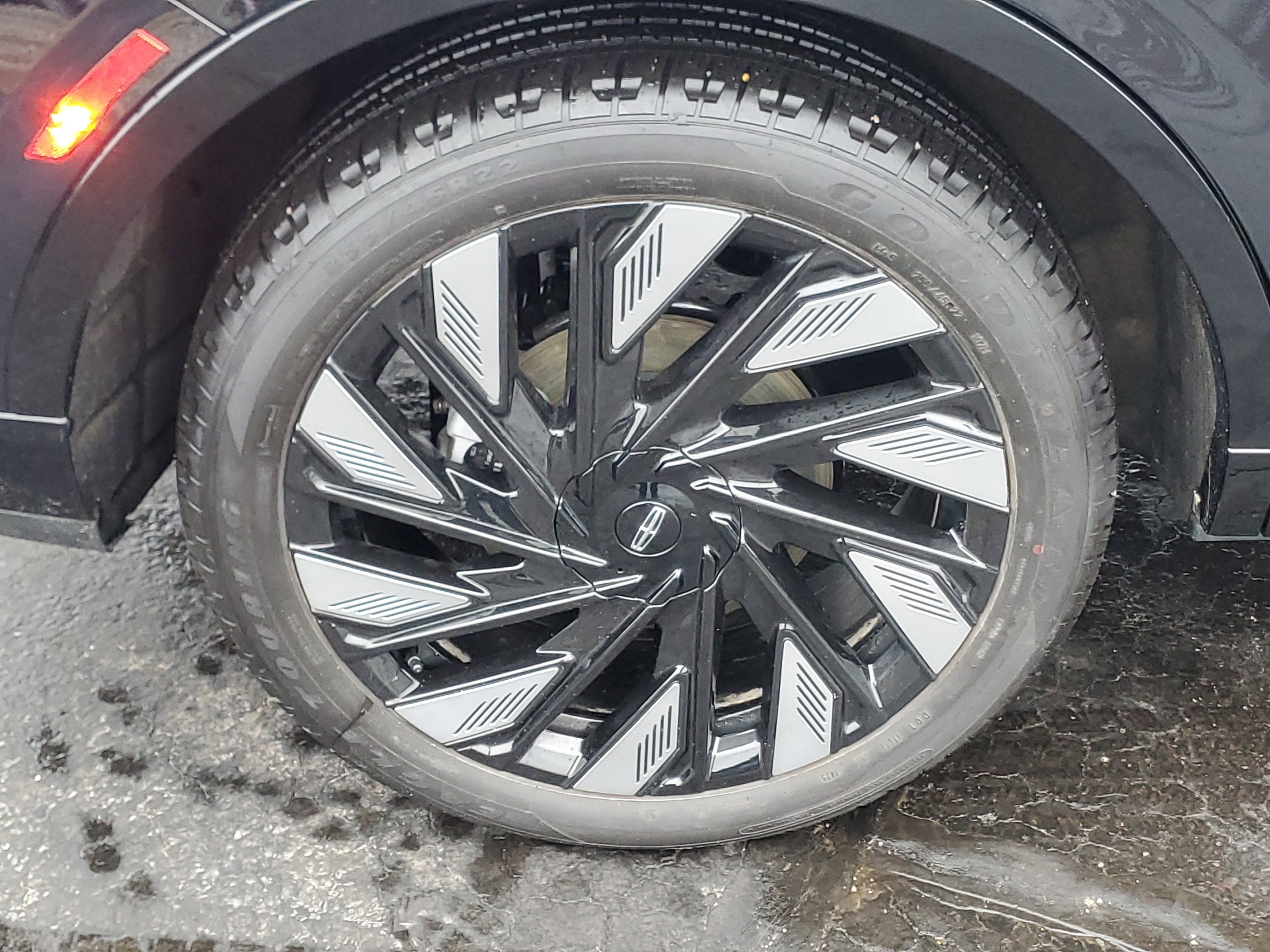 New 2026 Lincoln Nautilus Reserve w/ Jet Appearance Package image 5