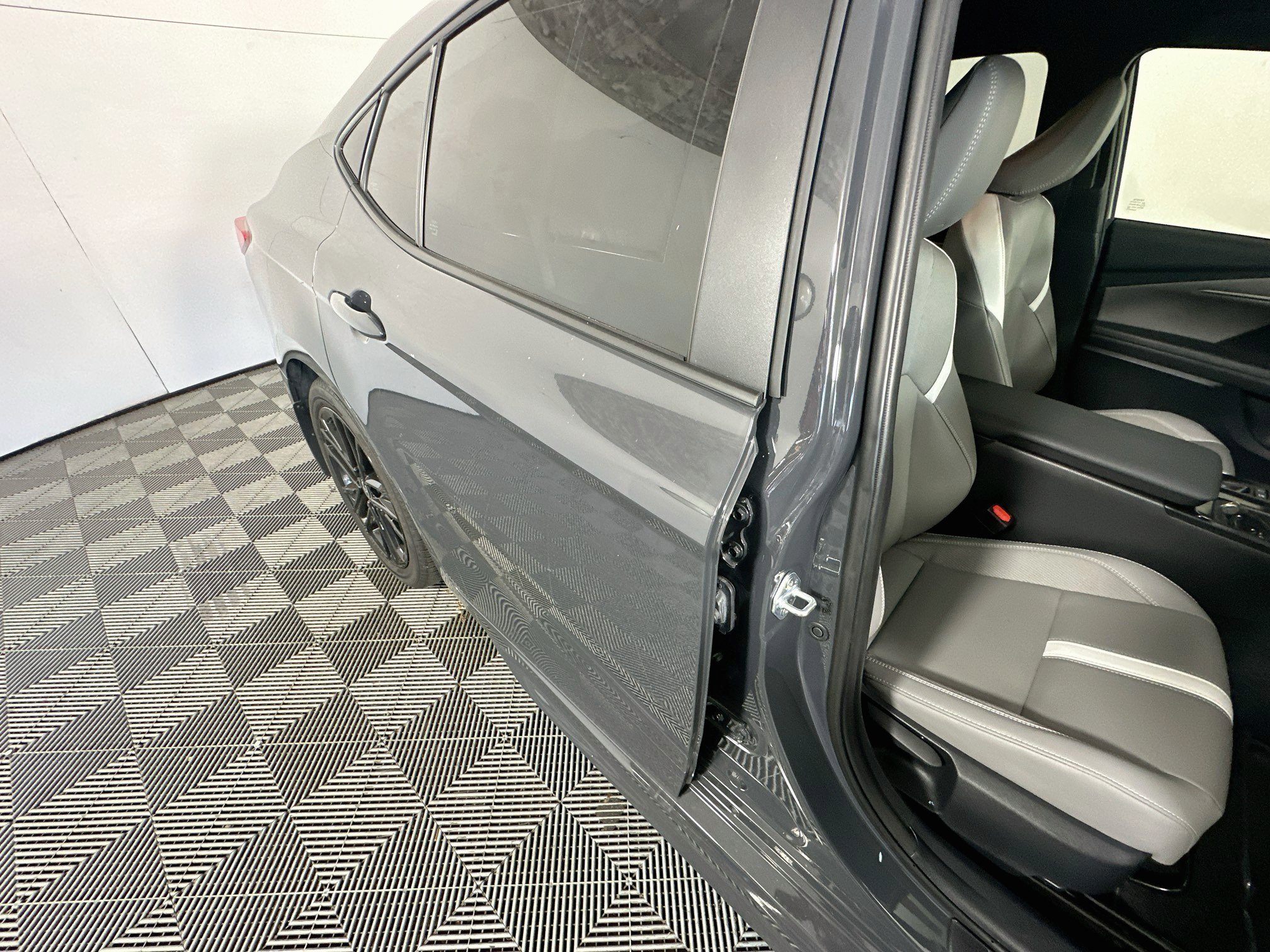 Used 2025 Toyota Camry SE FWD image 28
