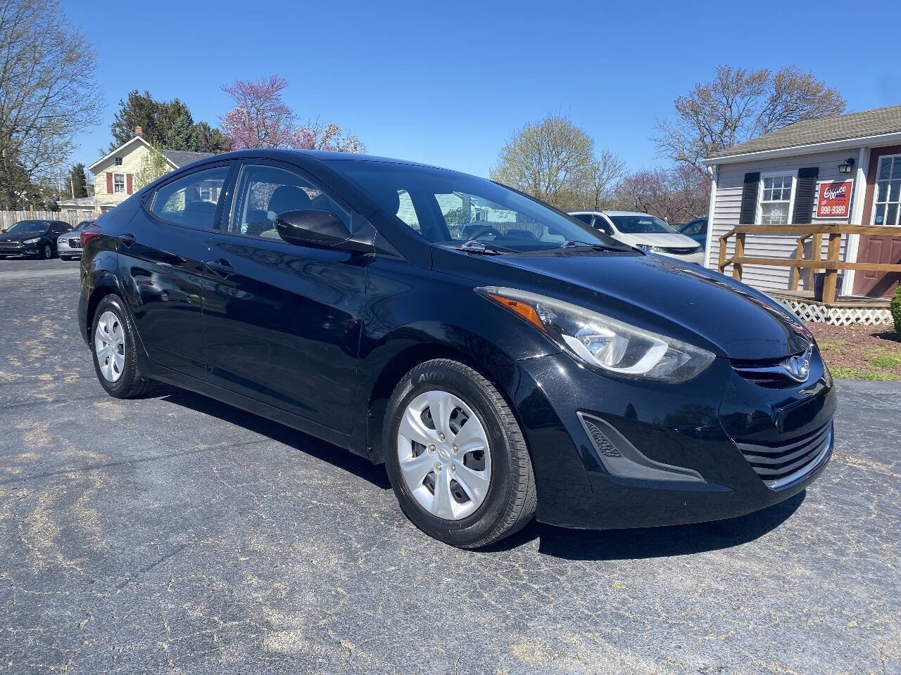Used 2016 Hyundai Elantra SE FWD image 1