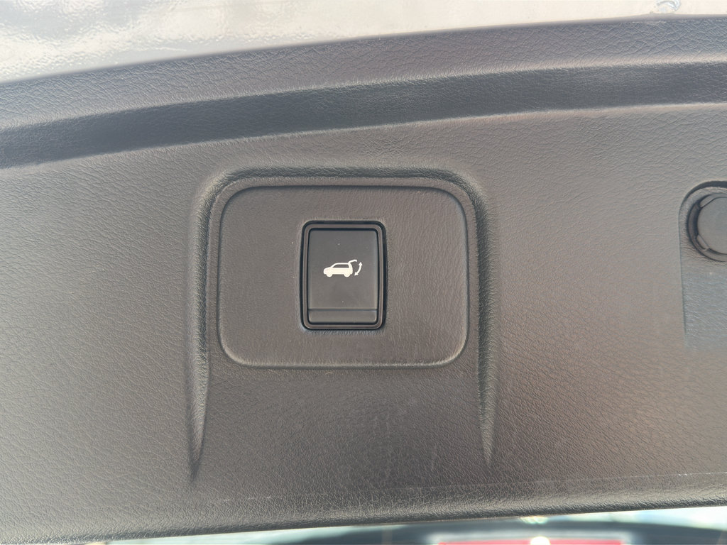 Certified 2023 Nissan Murano Platinum w/ Cargo Package AWD/4WD image 16