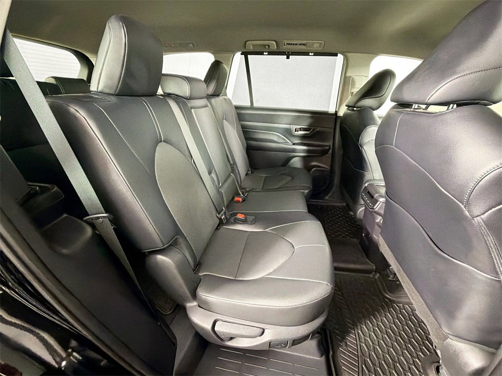 Used 2024 Toyota Grand Highlander XLE image 28