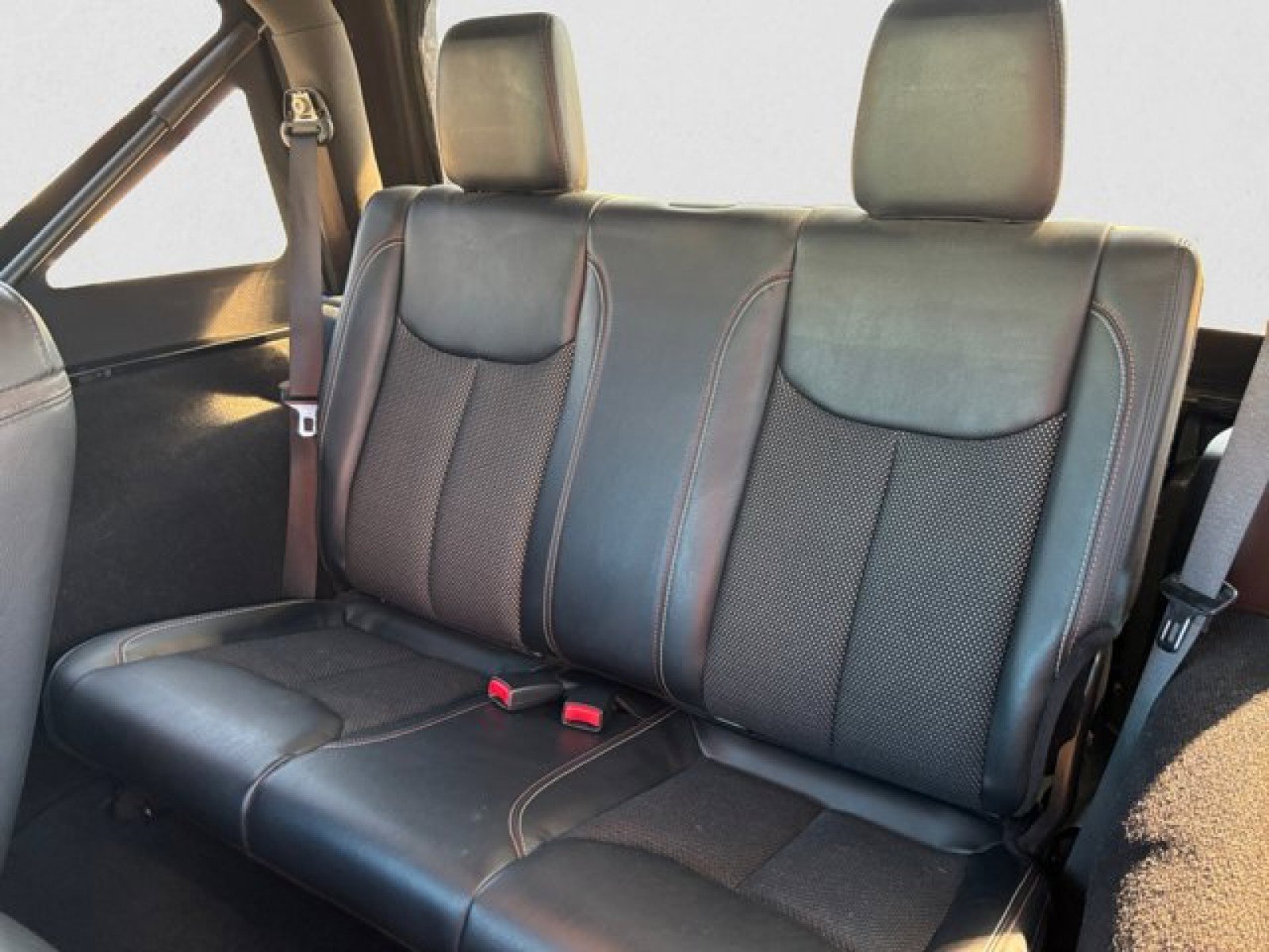 Used 2016 Jeep Wrangler Sahara AWD/4WD image 17