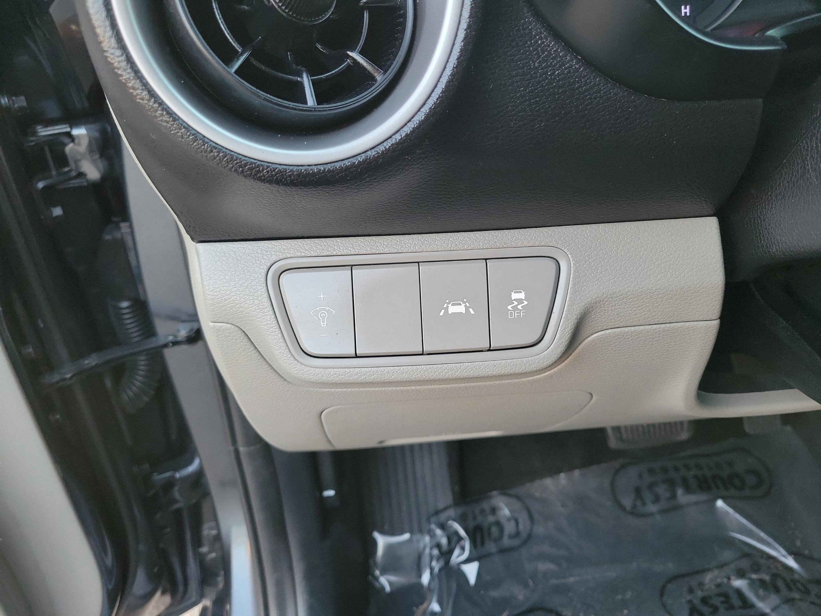 Used 2020 Kia Forte LXS FWD image 26