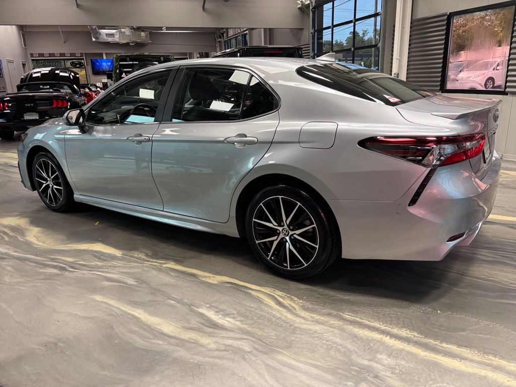 Used 2024 Toyota Camry SE FWD image 33