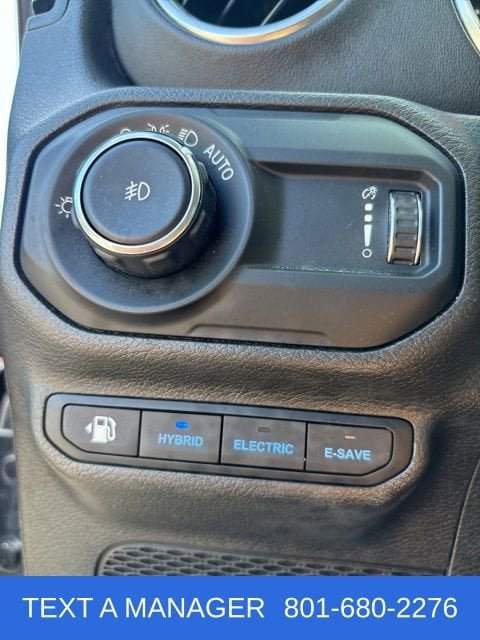 Used 2023 Jeep Wrangler Unlimited Sahara w/ Cold Weather Group AWD/4WD image 22