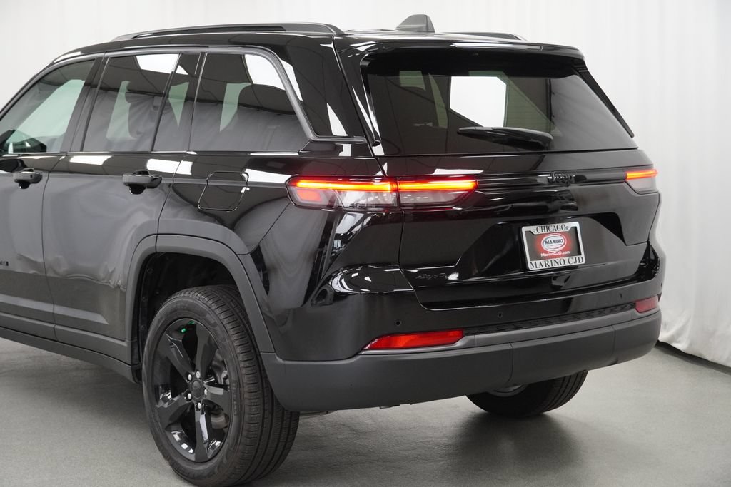 Certified 2026 Jeep Grand Cherokee Limited w/ Limited Altitude Package AWD/4WD image 16