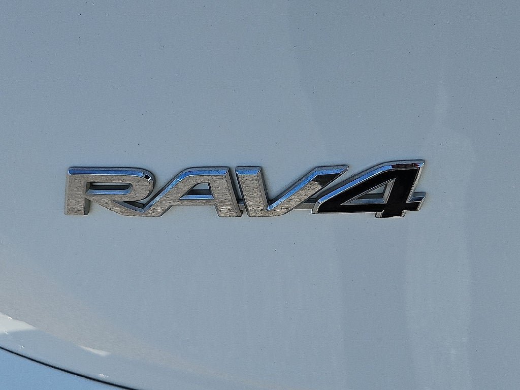 Used 2017 Toyota RAV4 XLE FWD image 14