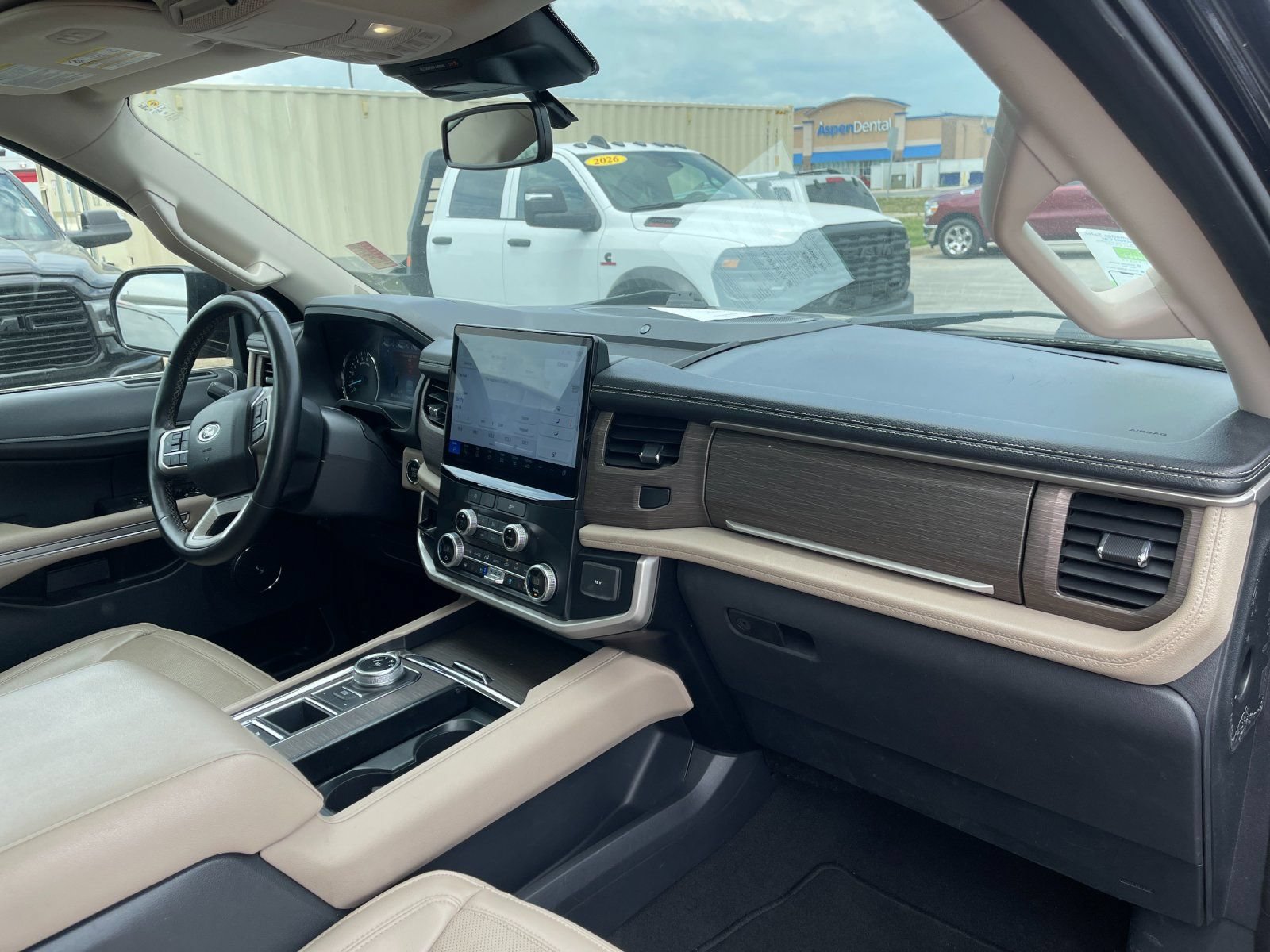 Used 2024 Ford Expedition Max Limited RWD image 19