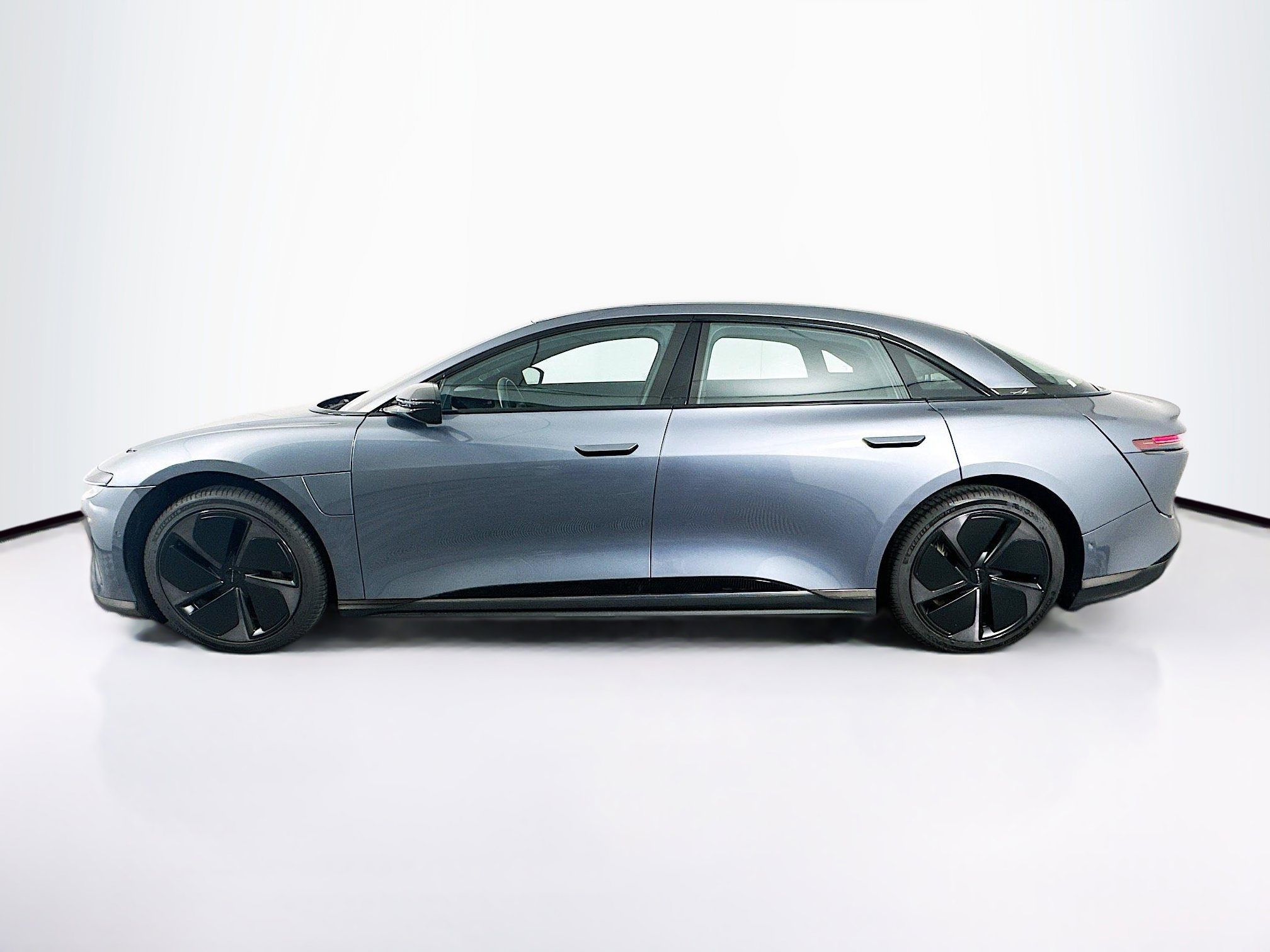Used 2024 Lucid Air Pure RWD image 4