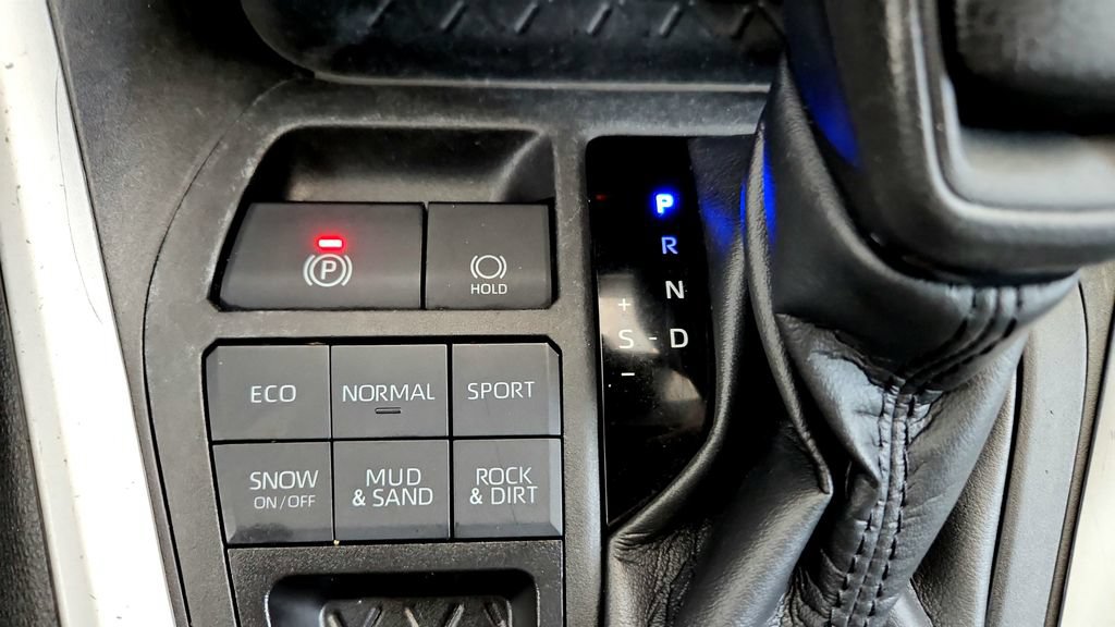 Used 2022 Toyota RAV4 XLE w/ Convenience Package AWD/4WD image 33