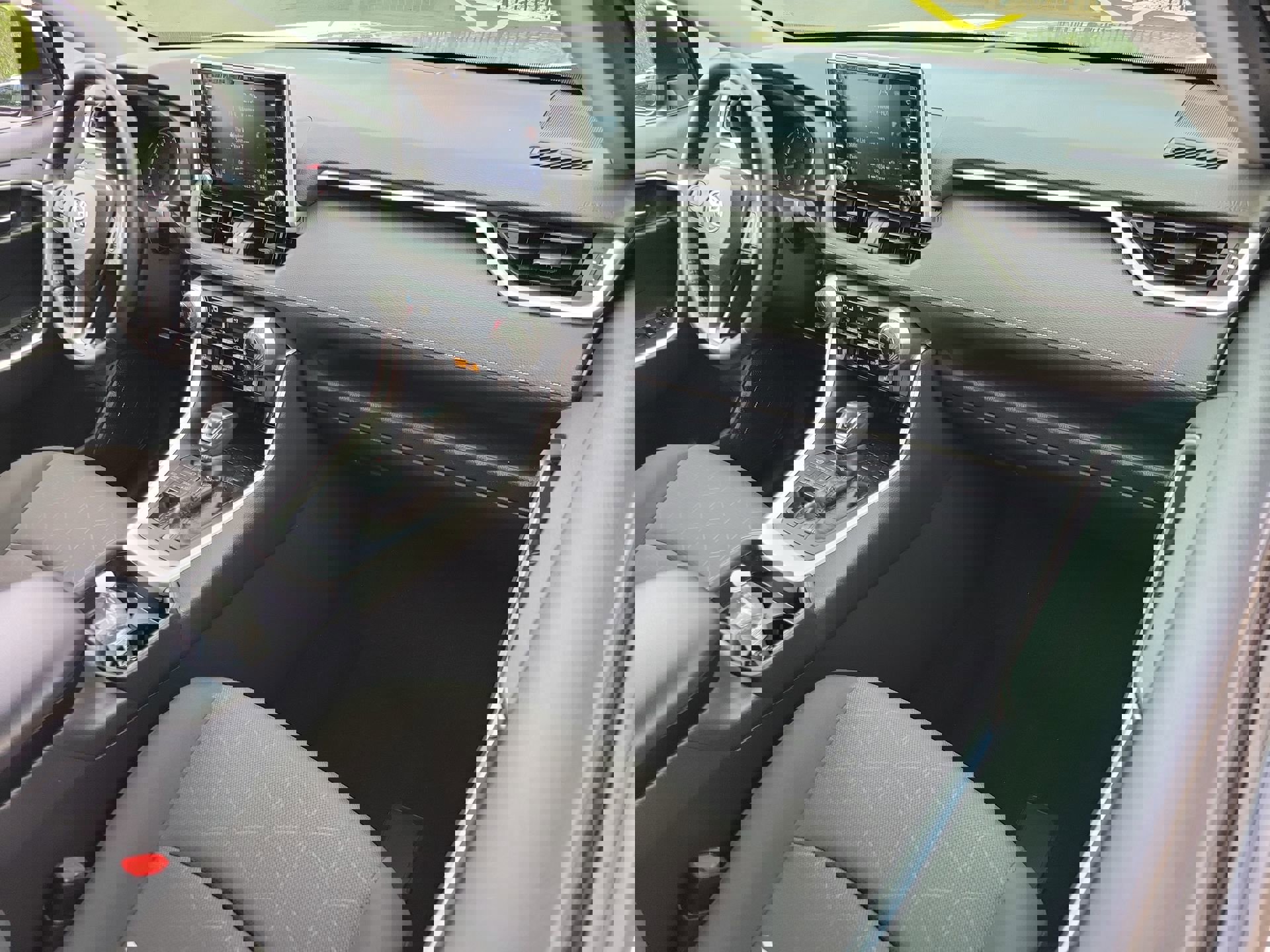 Used 2019 Toyota RAV4 XLE w/ Convenience Package AWD/4WD image 13