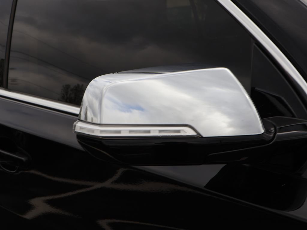 Used 2020 Chevrolet Traverse LT image 7