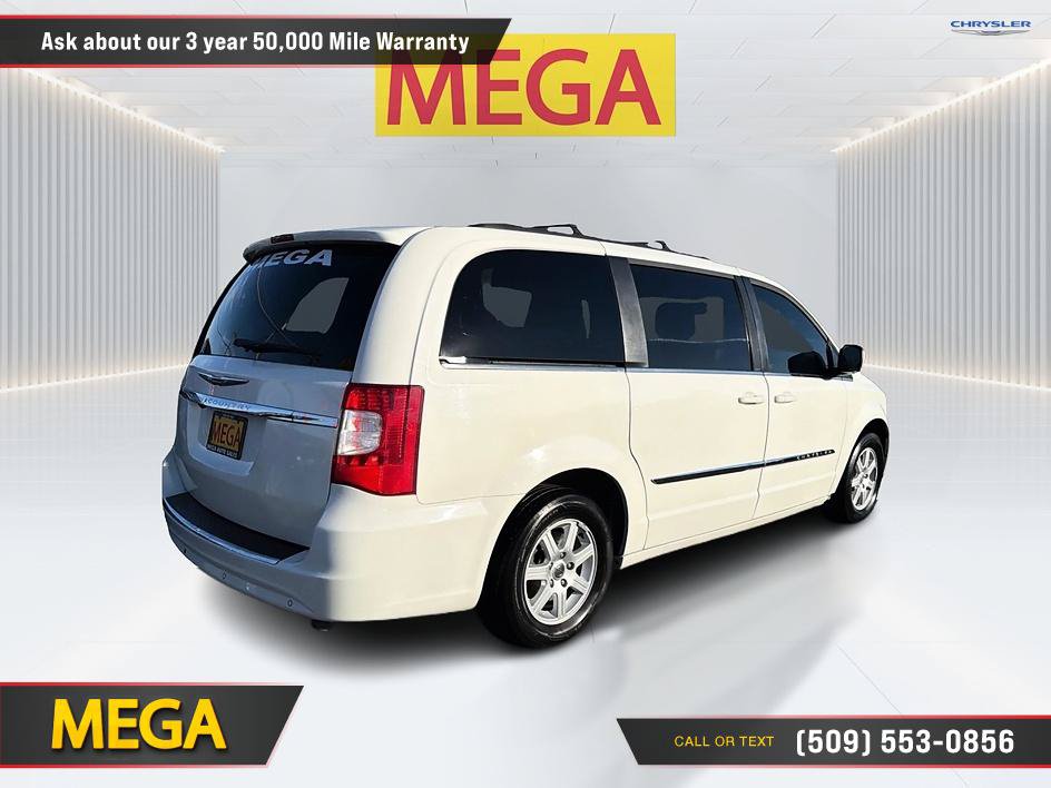 Used 2011 Chrysler Town & Country Touring FWD image 6