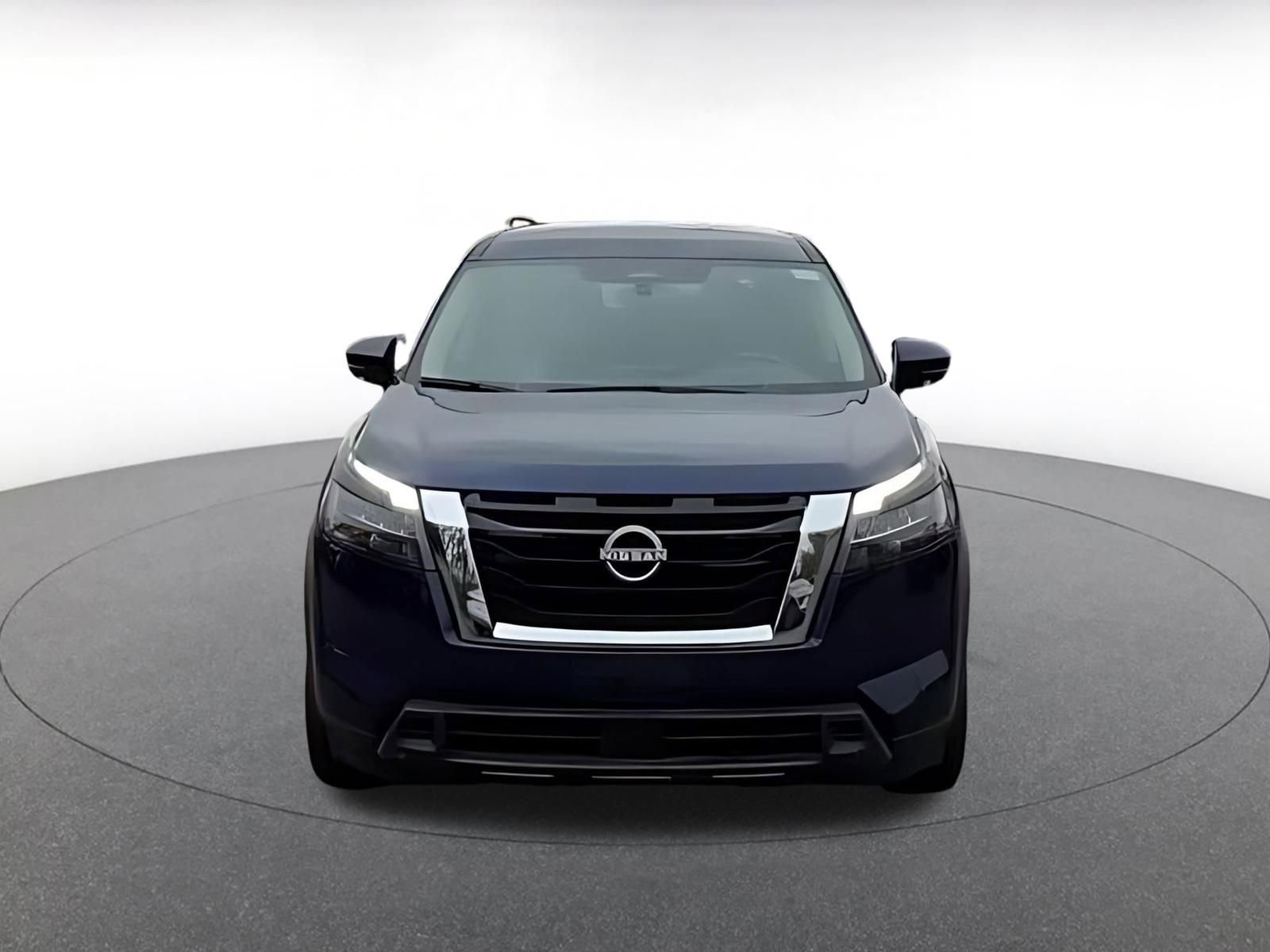 Used 2025 Nissan Pathfinder SV AWD/4WD image 3