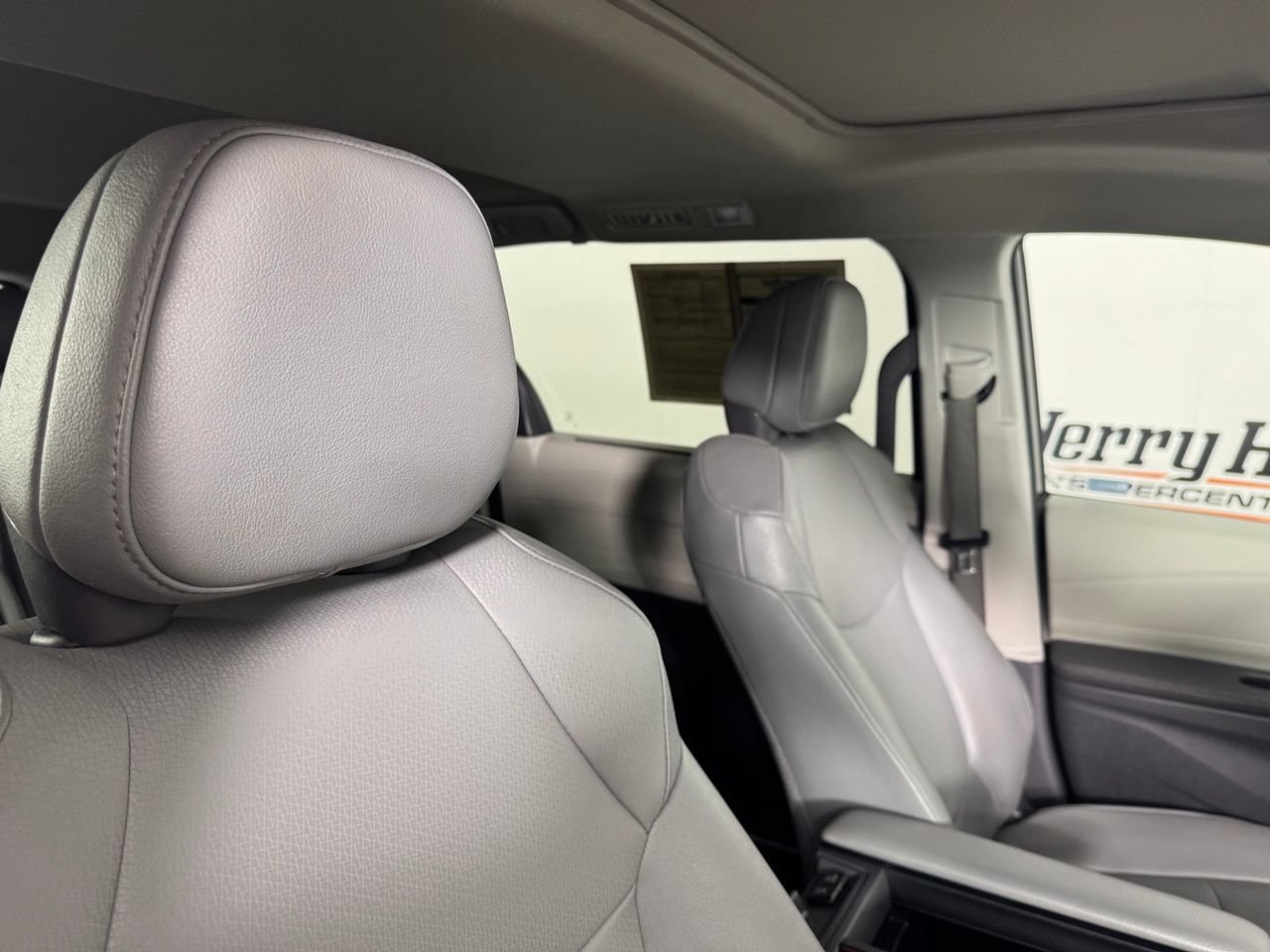 Used 2023 Toyota Sienna XLE FWD image 29