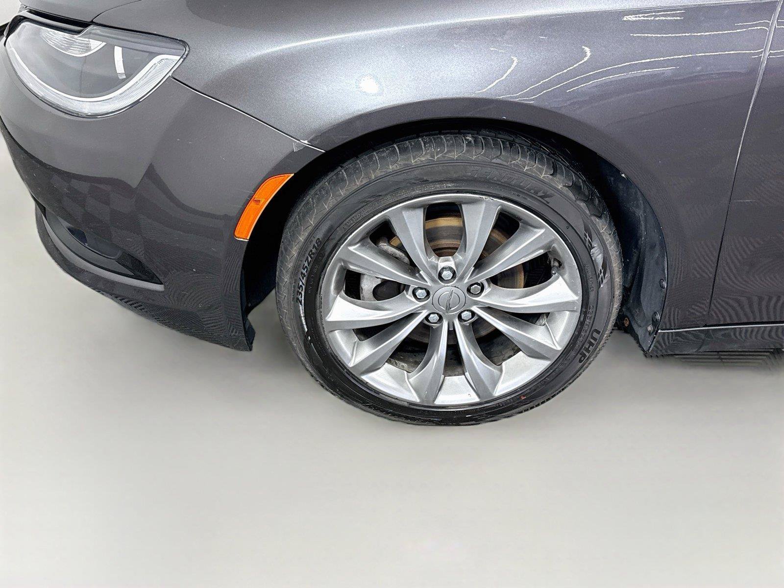 Used 2015 Chrysler 200 S FWD image 22