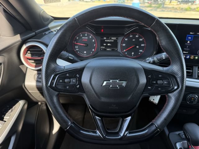 Certified 2025 Chevrolet Trax RS w/ Sunroof Package FWD image 15