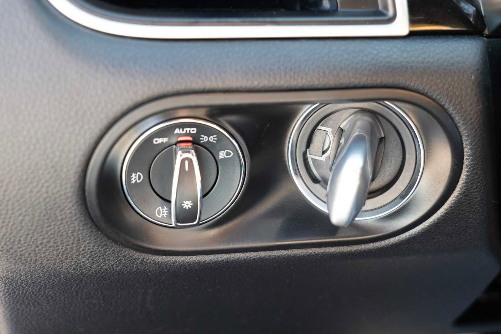 Used 2017 Porsche Macan image 20