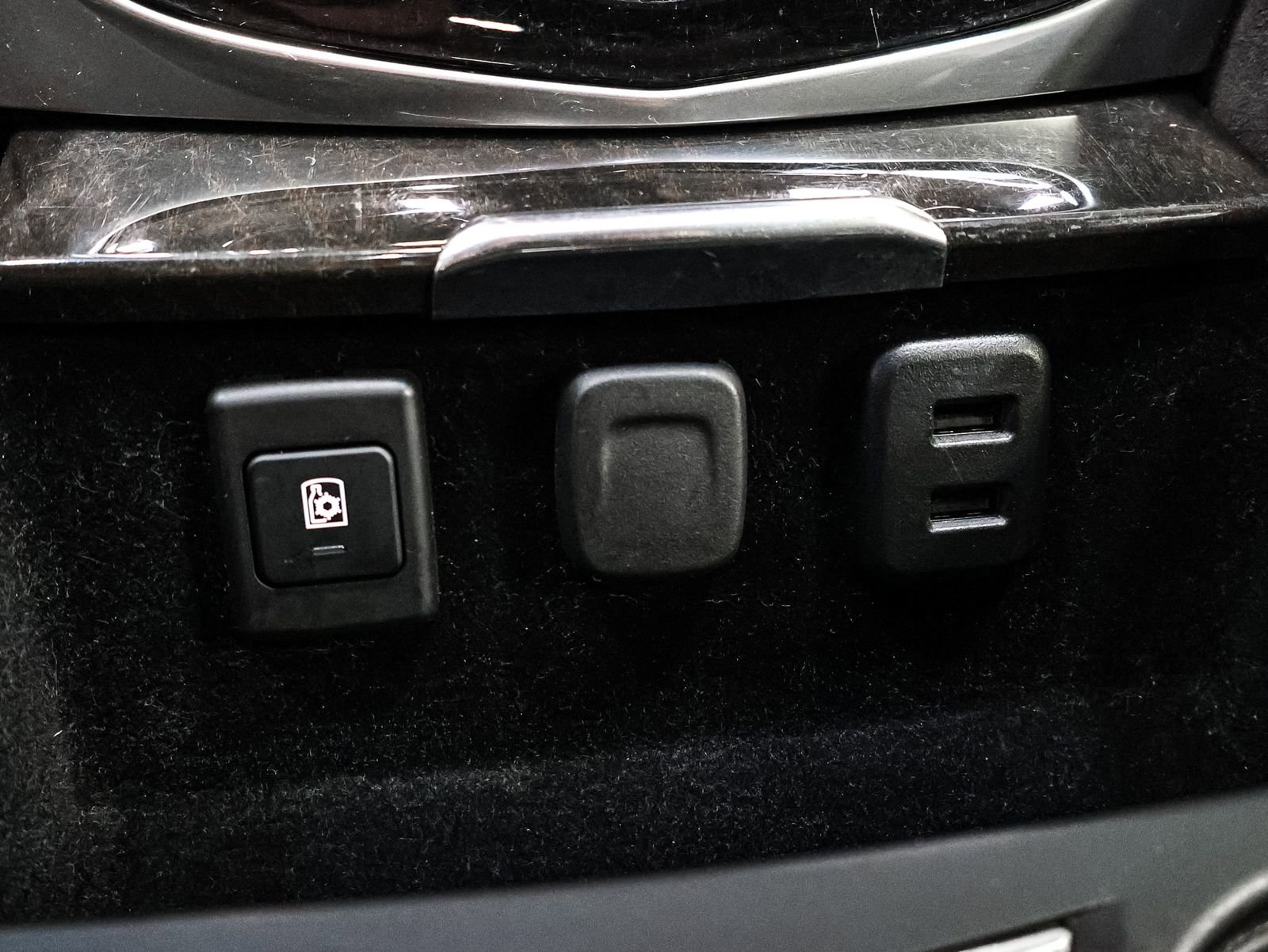 Used 2019 Cadillac Escalade ESV Platinum image 34